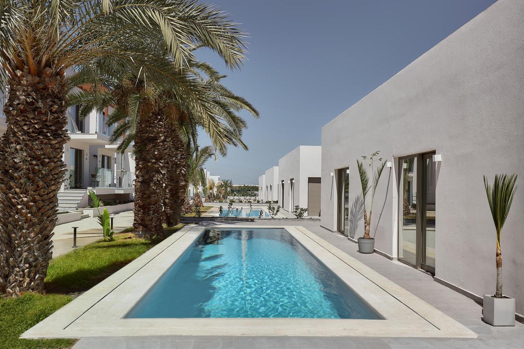Enorme Santanna Island Hotel