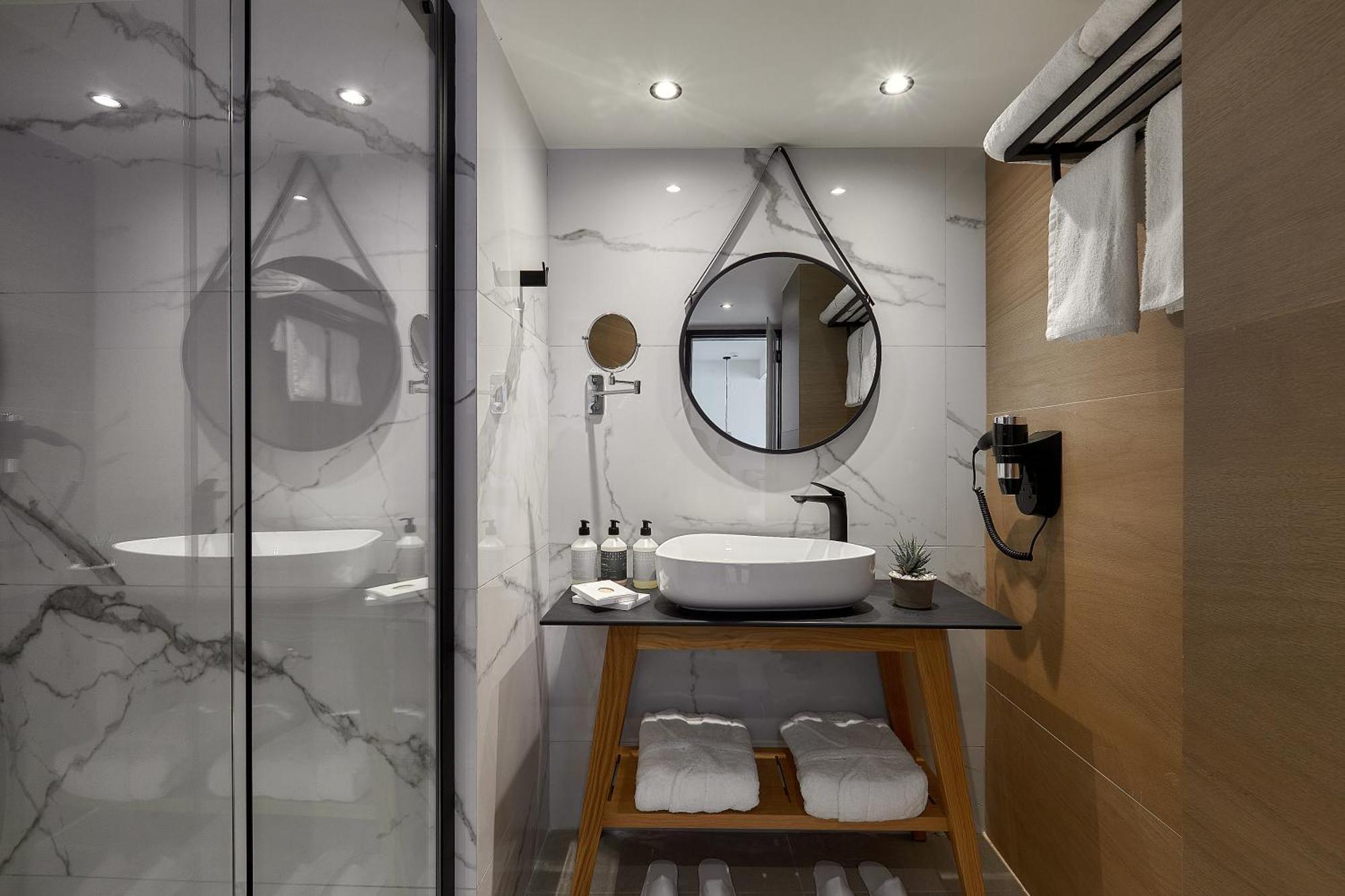 Hotel Enorme Santanna Island 5*