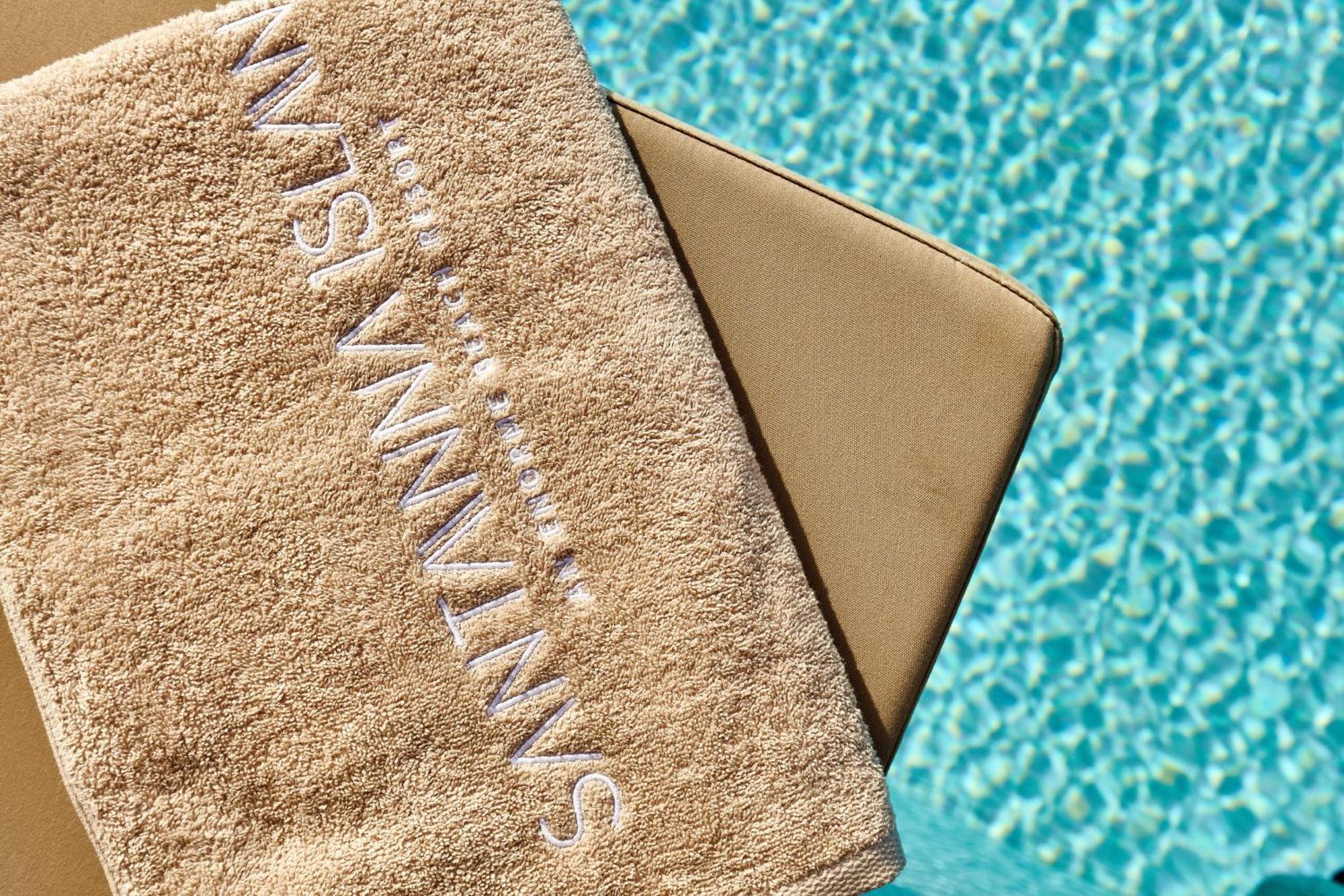 Hotel Enorme Santanna Island